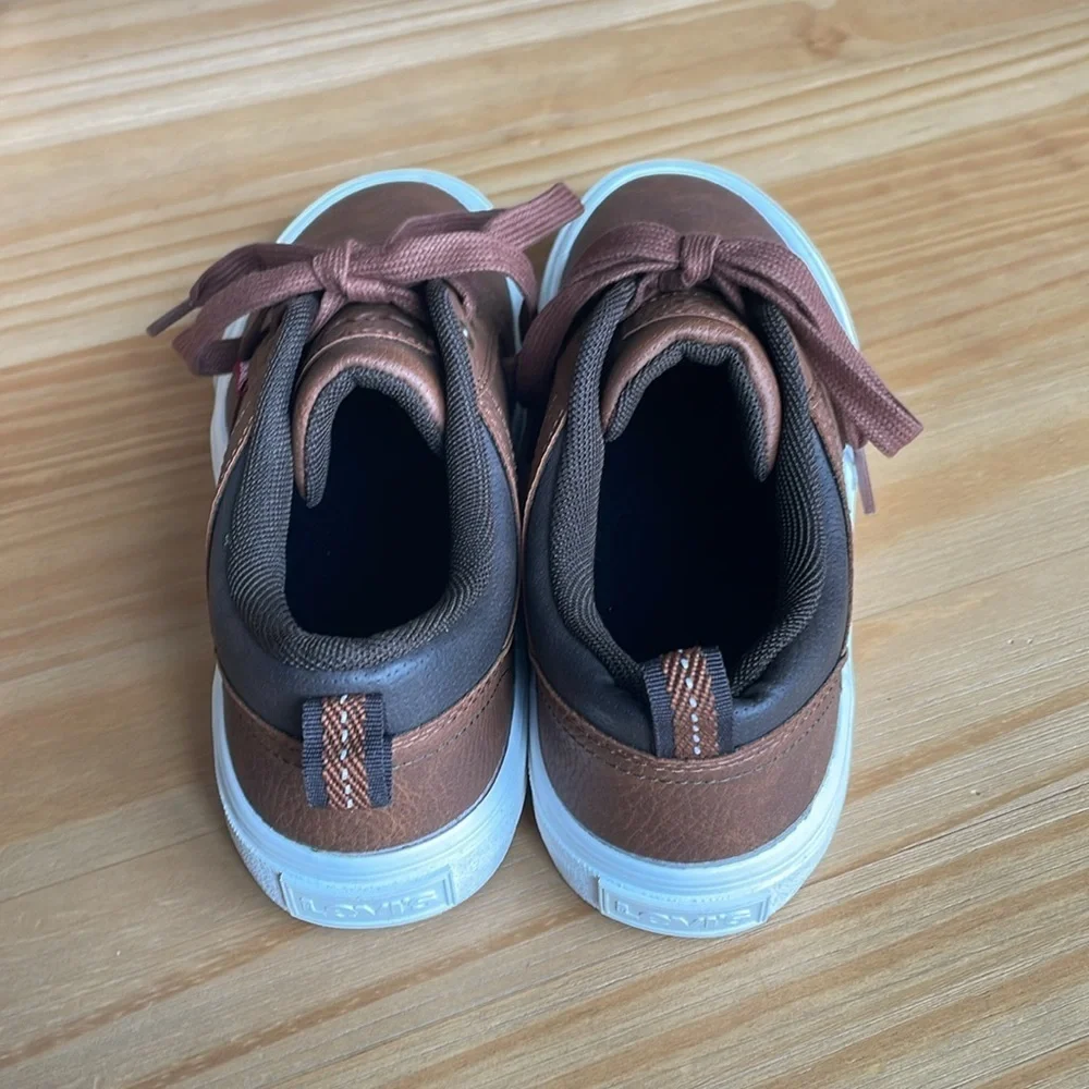 NEW in‎ Box! Levi Men's Alpine Brown Sneaker